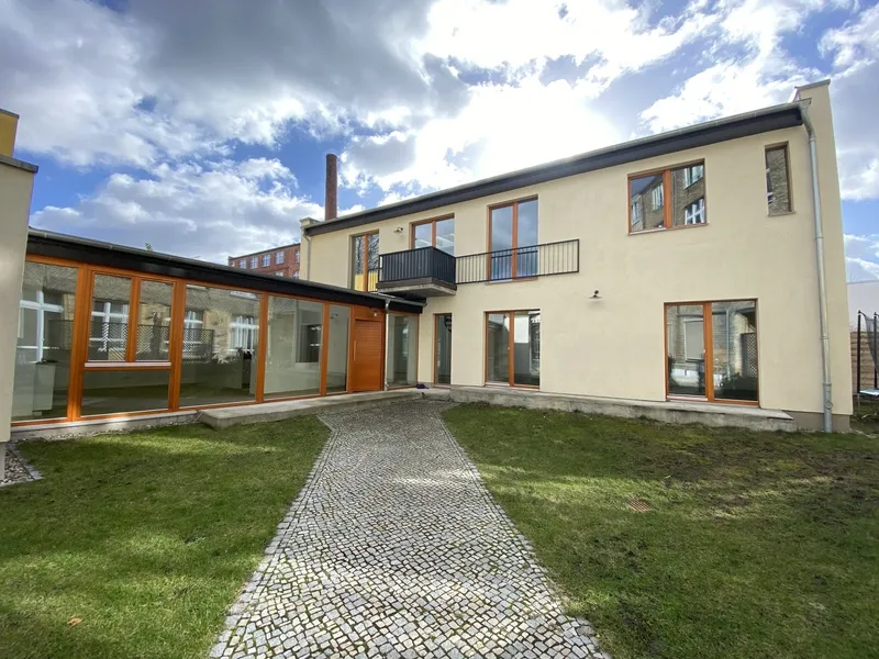 Hochwertige Remise mit Garten im Zweitbezug nach Kernsanierung unweit Prenzlauer Allee! — photo 1